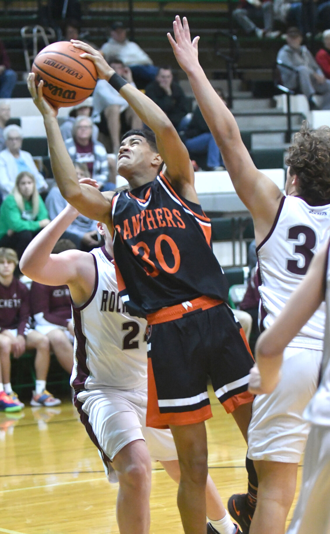 90-year-old Geneseo woman gets college degree 112622-qc-spt-ut-rockridge hoops-060